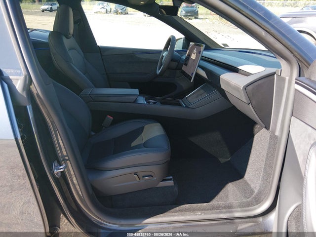 Tesla Model Y 2026 7SAYGDED2TF585965 Image 5