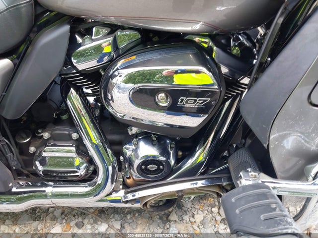 Harley-Davidson Flhtcu Ultra Classic Electra Gld 2017 1HD1FCC13HB609073 Image 8
