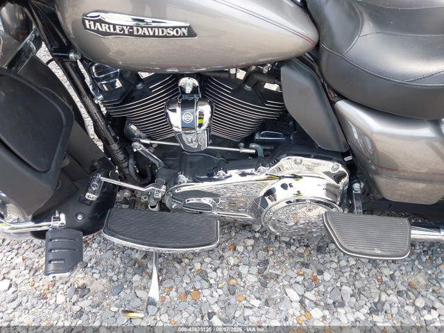 Harley-Davidson Flhtcu Ultra Classic Electra Gld 2017 1HD1FCC13HB609073 Image 9