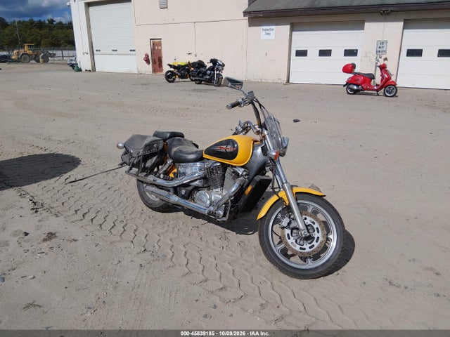 45839185 :رقم المزاد ، 1HFSC1803XA301401 vin ، 1999 Honda Vt1100 C مزاد بيع