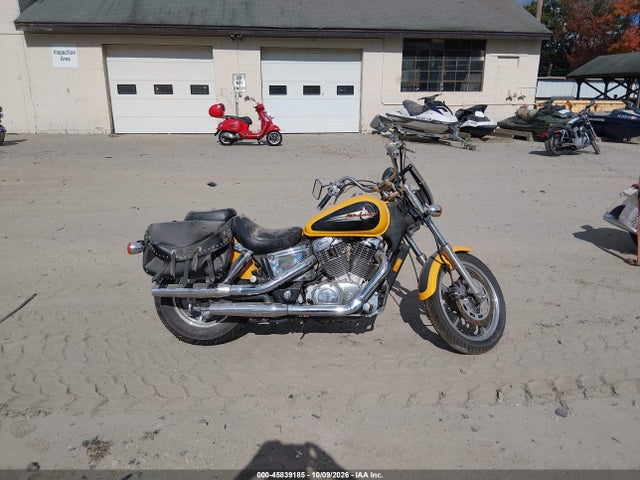 1999 Honda Vt1100 C მანქანა იყიდება აუქციონზე, vin: 1HFSC1803XA301401, აუქციონის ნომერი: 45839185