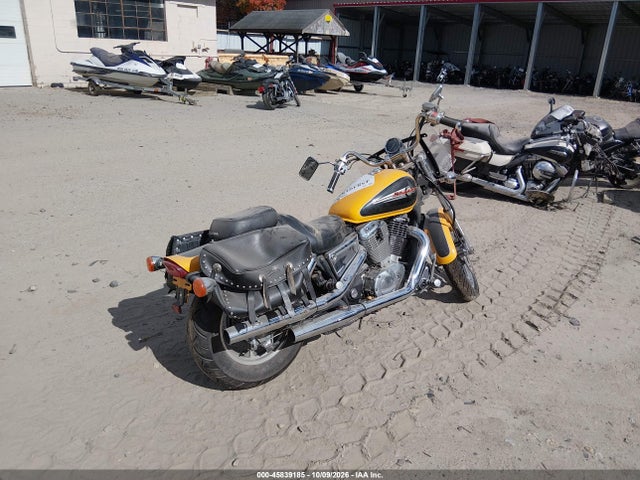 1999 Honda Vt1100 C მანქანა იყიდება აუქციონზე, vin: 1HFSC1803XA301401, აუქციონის ნომერი: 45839185