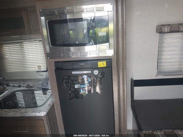 45839220 :رقم المزاد ، 4X4TRPT14HL016643 vin ، 2017 Forest River Rpod Travel Trailer مزاد بيع