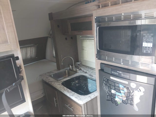 45839220 :رقم المزاد ، 4X4TRPT14HL016643 vin ، 2017 Forest River Rpod Travel Trailer مزاد بيع