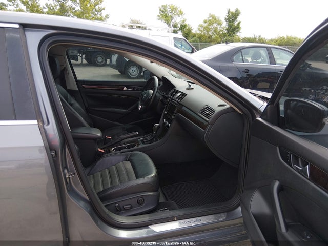 2014 Volkswagen Passat 2.0l Tdi Sel Premium მანქანა იყიდება აუქციონზე, vin: 1VWCN7A30EC076224, აუქციონის ნომერი: 45839239