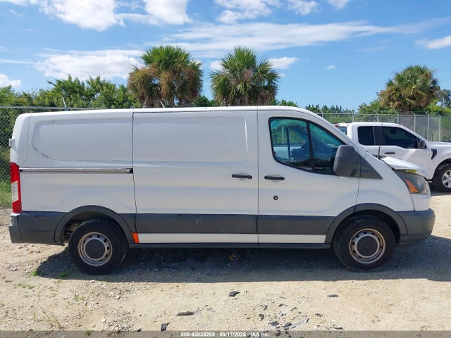 45839289 :رقم المزاد ، 1FTYE1YM1JKA05117 vin ، 2018 Ford Transit-150 مزاد بيع