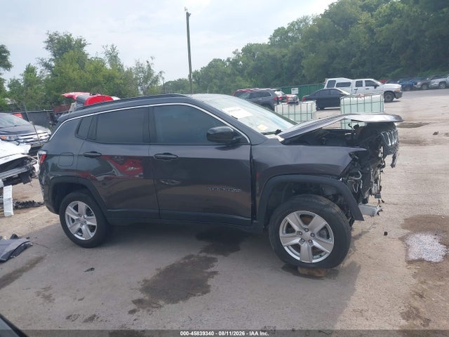 45839340 :رقم المزاد ، 3C4NJDBBXNT203156 vin ، 2022 Jeep Compass Latitude 4x4 مزاد بيع