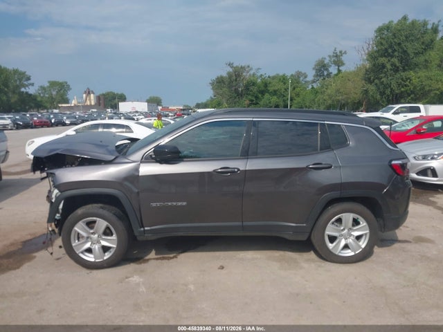 45839340 :رقم المزاد ، 3C4NJDBBXNT203156 vin ، 2022 Jeep Compass Latitude 4x4 مزاد بيع