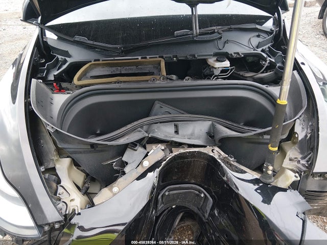2021 Tesla Model Y Long Range Dual Motor All-wheel Drive მანქანა იყიდება აუქციონზე, vin: 5YJYGDEE2MF130606, აუქციონის ნომერი: 45839364