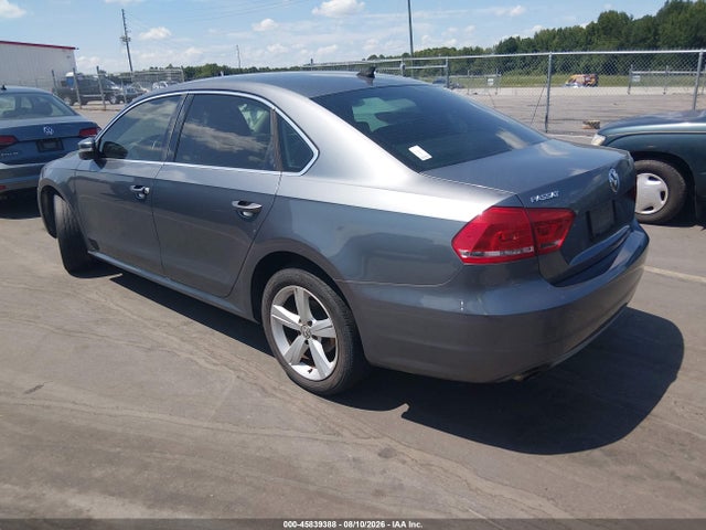 2015 Volkswagen Passat 1.8t Se მანქანა იყიდება აუქციონზე, vin: 1VWBT7A31FC014110, აუქციონის ნომერი: 45839388