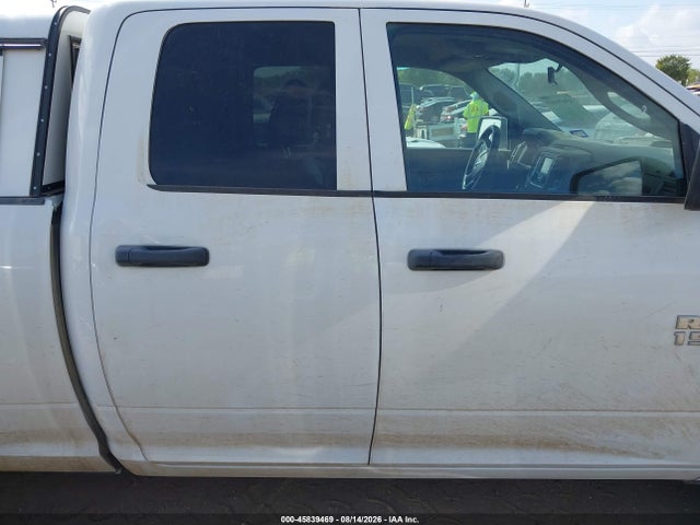 1C6RR7FG8NS232777 RAM 1500 Classic Tradesman 4x4 6&#039;4 Box