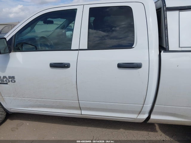 1C6RR7FG8NS232777 RAM 1500 Classic Tradesman 4x4 6&#039;4 Box