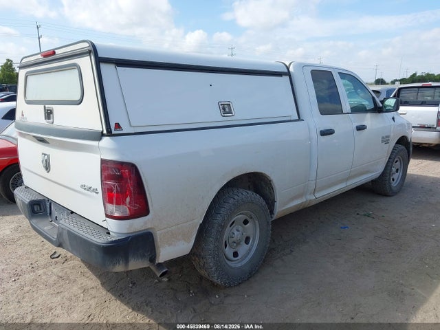 1C6RR7FG8NS232777 RAM 1500 Classic Tradesman 4x4 6&#039;4 Box