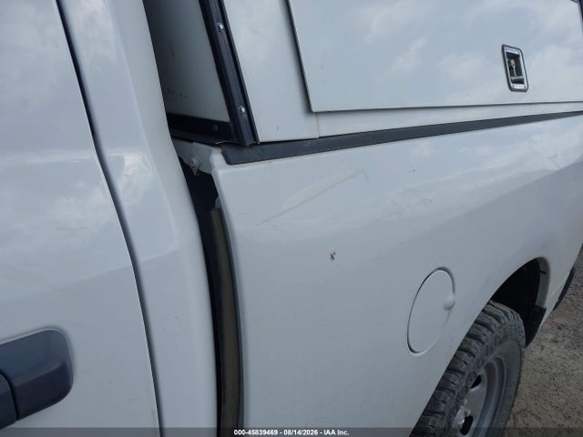 1C6RR7FG8NS232777 RAM 1500 Classic Tradesman 4x4 6&#039;4 Box