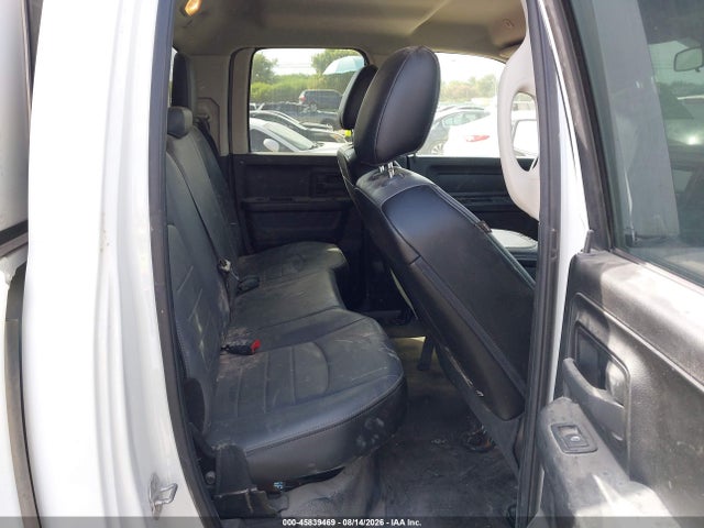 1C6RR7FG8NS232777 RAM 1500 Classic Tradesman 4x4 6&#039;4 Box