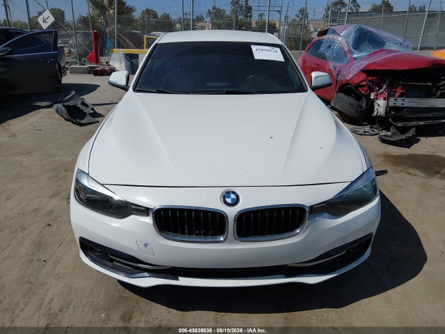 2017 Bmw 330i მანქანა იყიდება აუქციონზე, vin: WBA8B9C54HK676134, აუქციონის ნომერი: 45839536