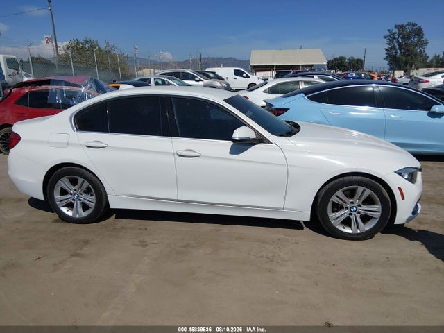 2017 Bmw 330i მანქანა იყიდება აუქციონზე, vin: WBA8B9C54HK676134, აუქციონის ნომერი: 45839536