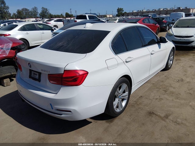 2017 Bmw 330i მანქანა იყიდება აუქციონზე, vin: WBA8B9C54HK676134, აუქციონის ნომერი: 45839536