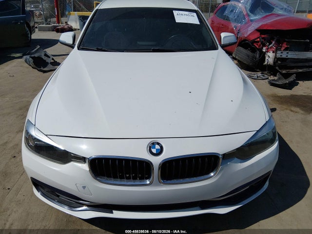 2017 Bmw 330i მანქანა იყიდება აუქციონზე, vin: WBA8B9C54HK676134, აუქციონის ნომერი: 45839536