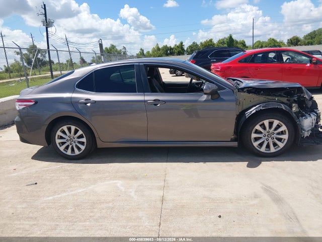 45839683 :رقم المزاد ، 4T1B11HK7KU813151 vin ، 2019 Toyota Camry Le مزاد بيع