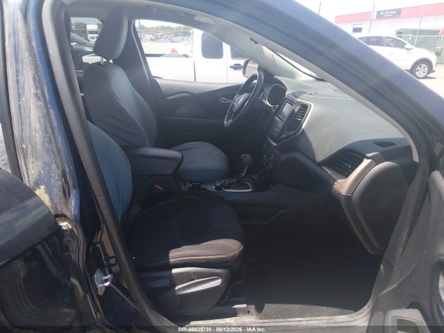 45839730 :رقم المزاد ، 1C4PJMCS2FW768763 vin ، 2015 Jeep Cherokee Latitude مزاد بيع