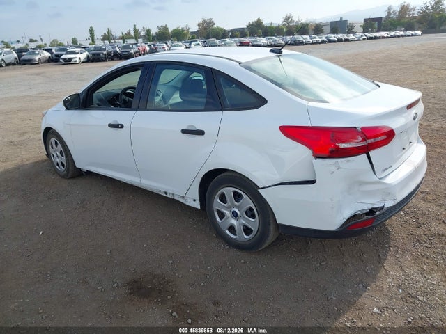 Ford FOCUS S 2018 1FADP3E28JL278885 Image 3