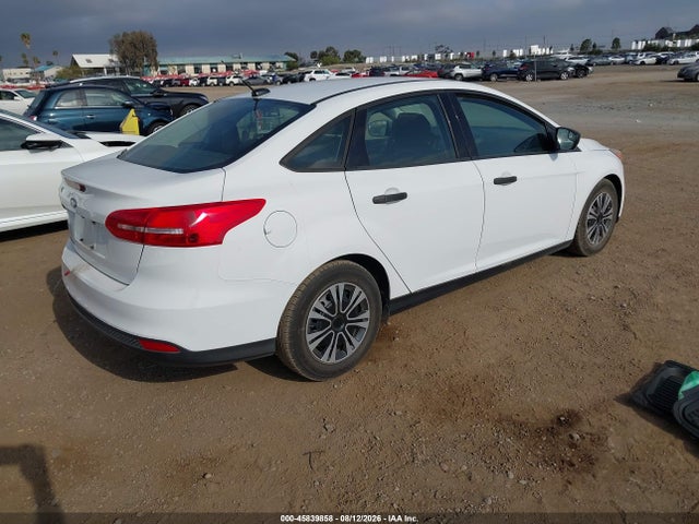 Ford FOCUS S 2018 1FADP3E28JL278885 Image 4