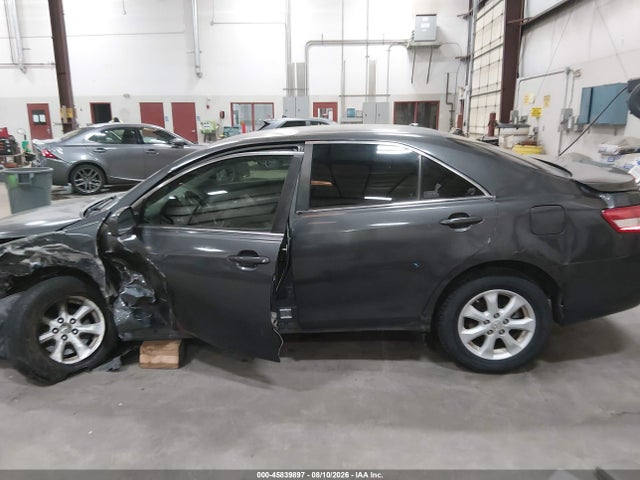 45839897 :رقم المزاد ، 4T1BF3EK3BU613434 vin ، 2011 Toyota Camry Le مزاد بيع