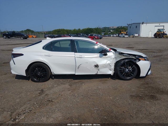 Продаж на аукціоні авто 2022 Toyota Camry Xse Hybrid, vin: 4T1K31AK7NU591185, номер лоту: 45839911