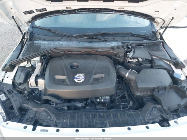 45839917 :رقم المزاد ، YV140MEB5F1213574 vin ، 2015 Volvo V60 T5 Premier مزاد بيع