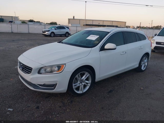 45839917 :رقم المزاد ، YV140MEB5F1213574 vin ، 2015 Volvo V60 T5 Premier مزاد بيع