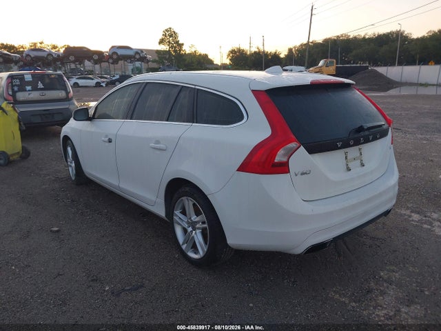 45839917 :رقم المزاد ، YV140MEB5F1213574 vin ، 2015 Volvo V60 T5 Premier مزاد بيع