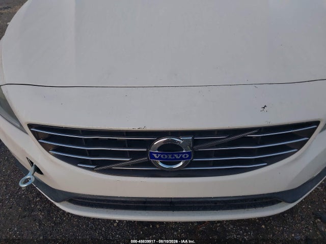 45839917 :رقم المزاد ، YV140MEB5F1213574 vin ، 2015 Volvo V60 T5 Premier مزاد بيع