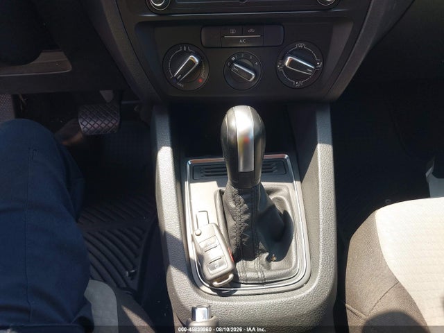 Продажа на аукционе авто 2017 Volkswagen Jetta 1.4t S, vin: 3VW2B7AJ3HM370285, номер лота: 45839960