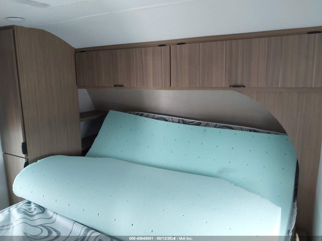 Продажа на аукционе авто 2025 Forest River Wildwood 27rk, vin: 4X4TWDC26SA281910, номер лота: 45840001
