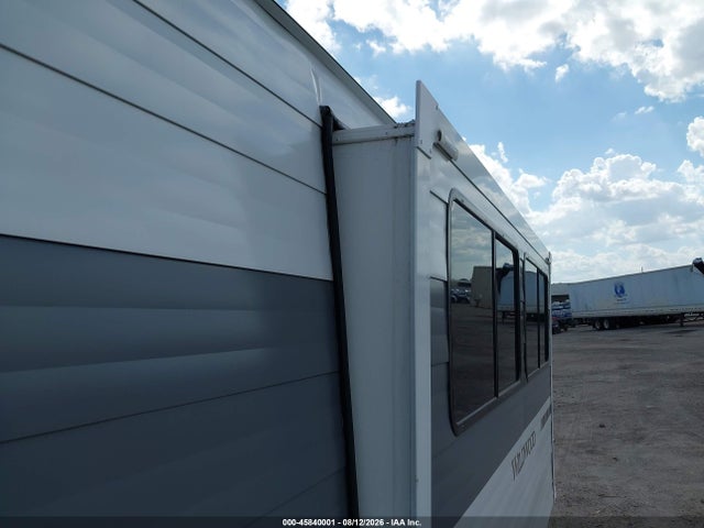 Продажа на аукционе авто 2025 Forest River Wildwood 27rk, vin: 4X4TWDC26SA281910, номер лота: 45840001