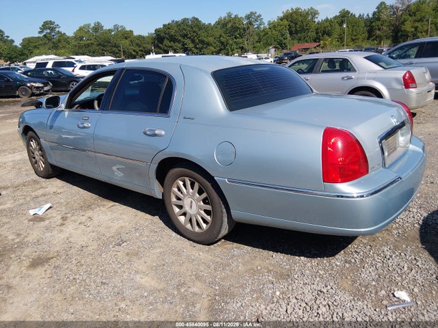 2007 Lincoln Town Car Signature მანქანა იყიდება აუქციონზე, vin: 1LNHM81V27Y604446, აუქციონის ნომერი: 45840095
