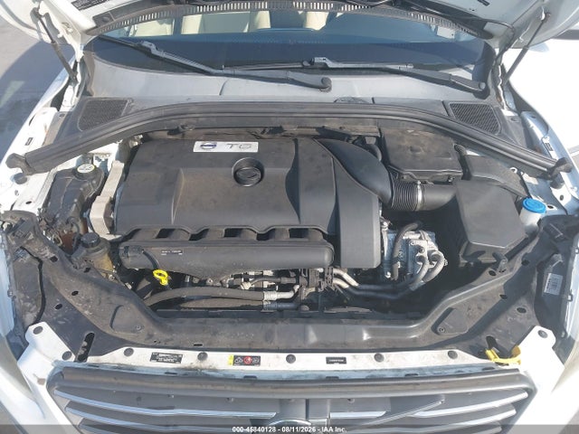 45840128 :رقم المزاد ، YV4902RK8F2631046 vin ، 2015 Volvo Xc60 T6 مزاد بيع