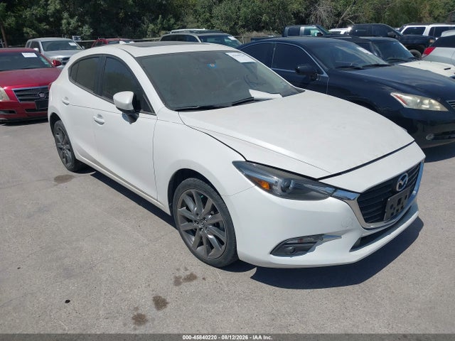 Mazda Mazda3 Grand Touring 2018 3MZBN1M34JM260711 main image