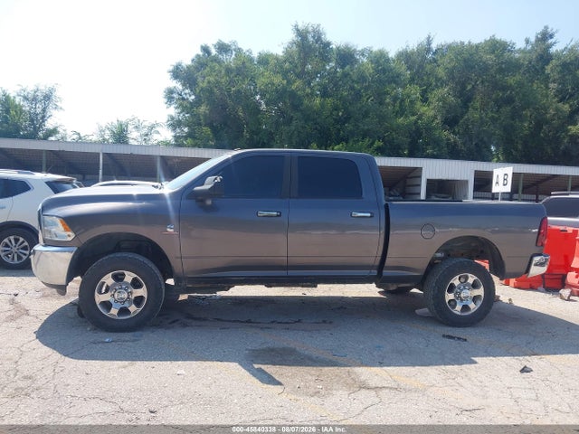 45840338 :رقم المزاد ، 3C6UR5DL5FG610609 vin ، 2015 Ram 2500 Slt مزاد بيع
