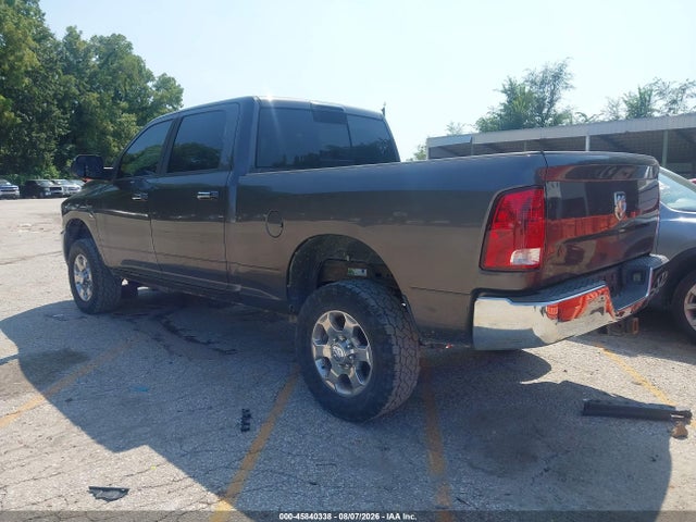 45840338 :رقم المزاد ، 3C6UR5DL5FG610609 vin ، 2015 Ram 2500 Slt مزاد بيع