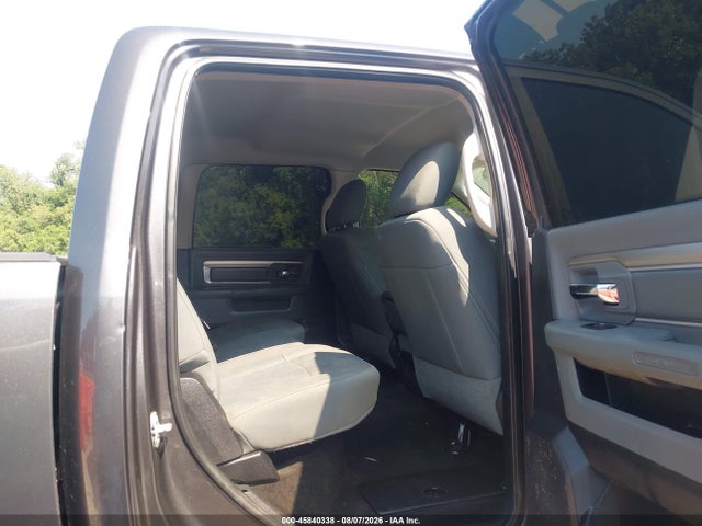 45840338 :رقم المزاد ، 3C6UR5DL5FG610609 vin ، 2015 Ram 2500 Slt مزاد بيع