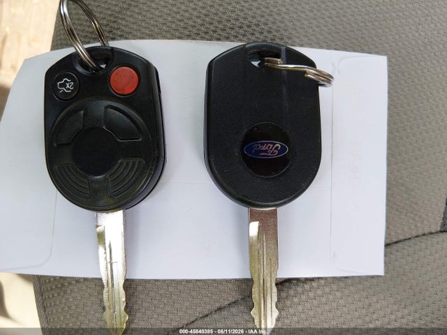 45840385 :رقم المزاد ، 1FMCU93118KC68335 vin ، 2008 Ford Escape Xlt مزاد بيع