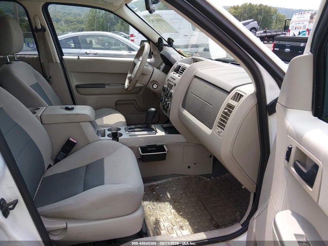 45840385 :رقم المزاد ، 1FMCU93118KC68335 vin ، 2008 Ford Escape Xlt مزاد بيع