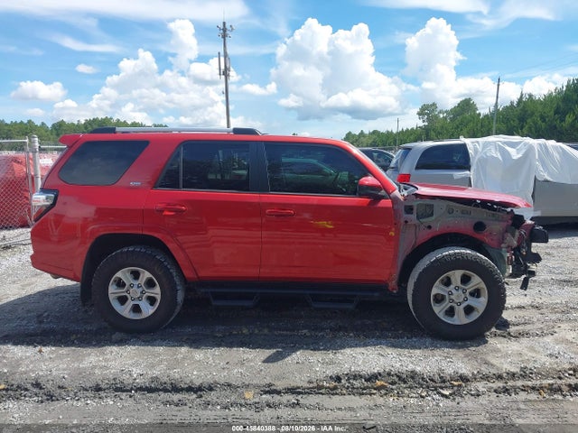 Toyota 4RUNNER SR5 2022 JTEEU5JR7N5266187 Image 13