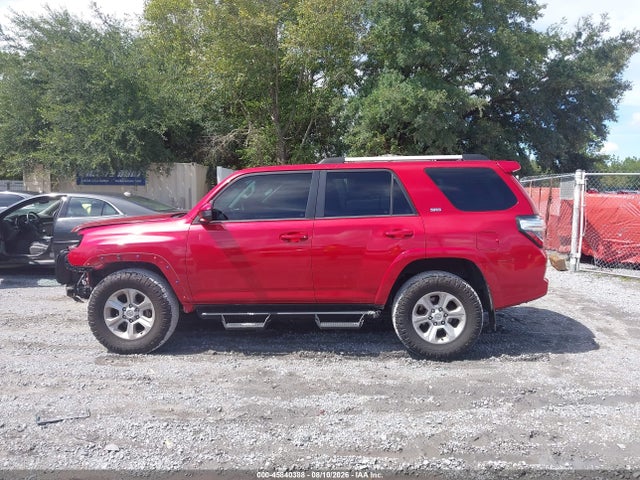 Toyota 4RUNNER SR5 2022 JTEEU5JR7N5266187 Image 14