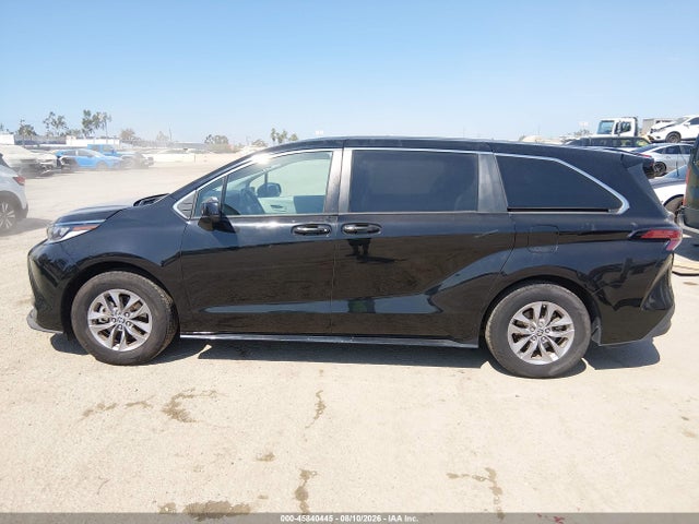 Toyota SIENNA LE 2022 5TDKRKEC6NS123982 Image 14