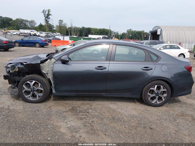 Продажа на аукционе авто 2020 Kia Forte Lxs, vin: 3KPF24AD5LE173778, номер лота: 45840456
