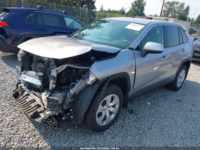 Toyota RAV4 LE 2023 JTMG1RFV0PD098310 Image 2
