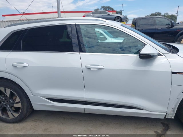 Audi E-tron Premium Quattro 2022 WA1AAAGE8NB025677 Image 13